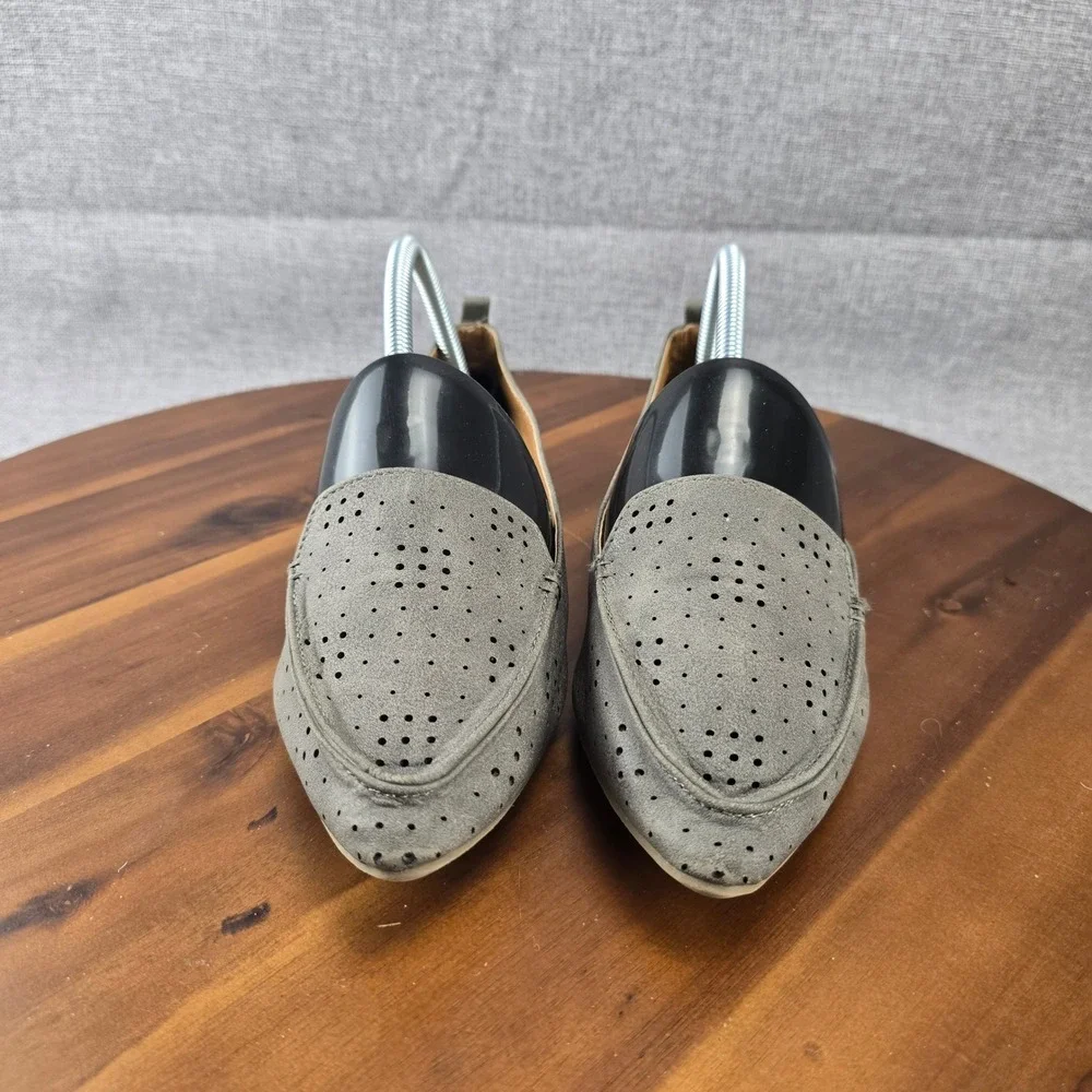 Maurices Gray Pointed Toe Perforated Slip On Loafer Flats Shoes‎ Women's Size 9M